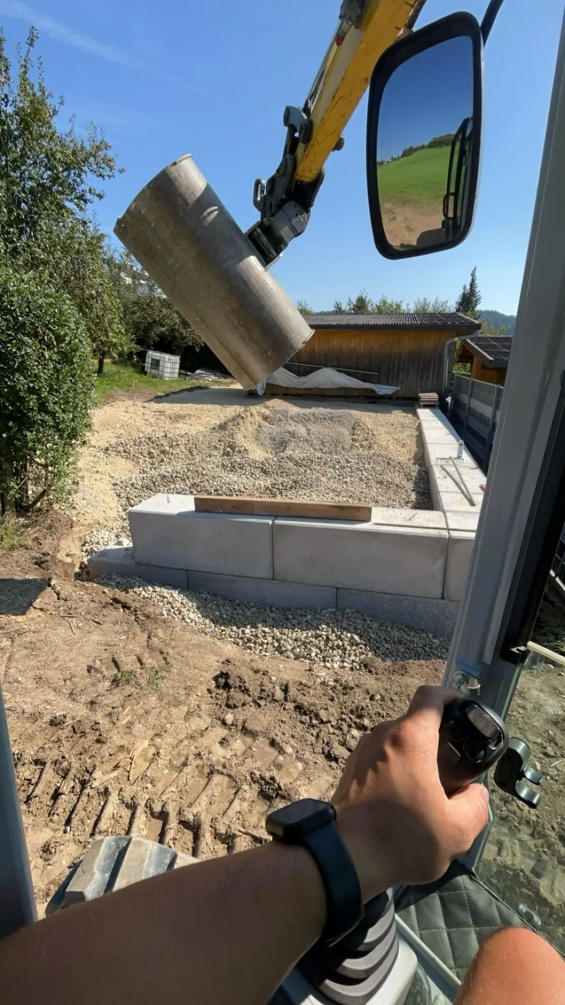 Der-Paar-Baggerungen_Bagger-Hausruck-Fundament