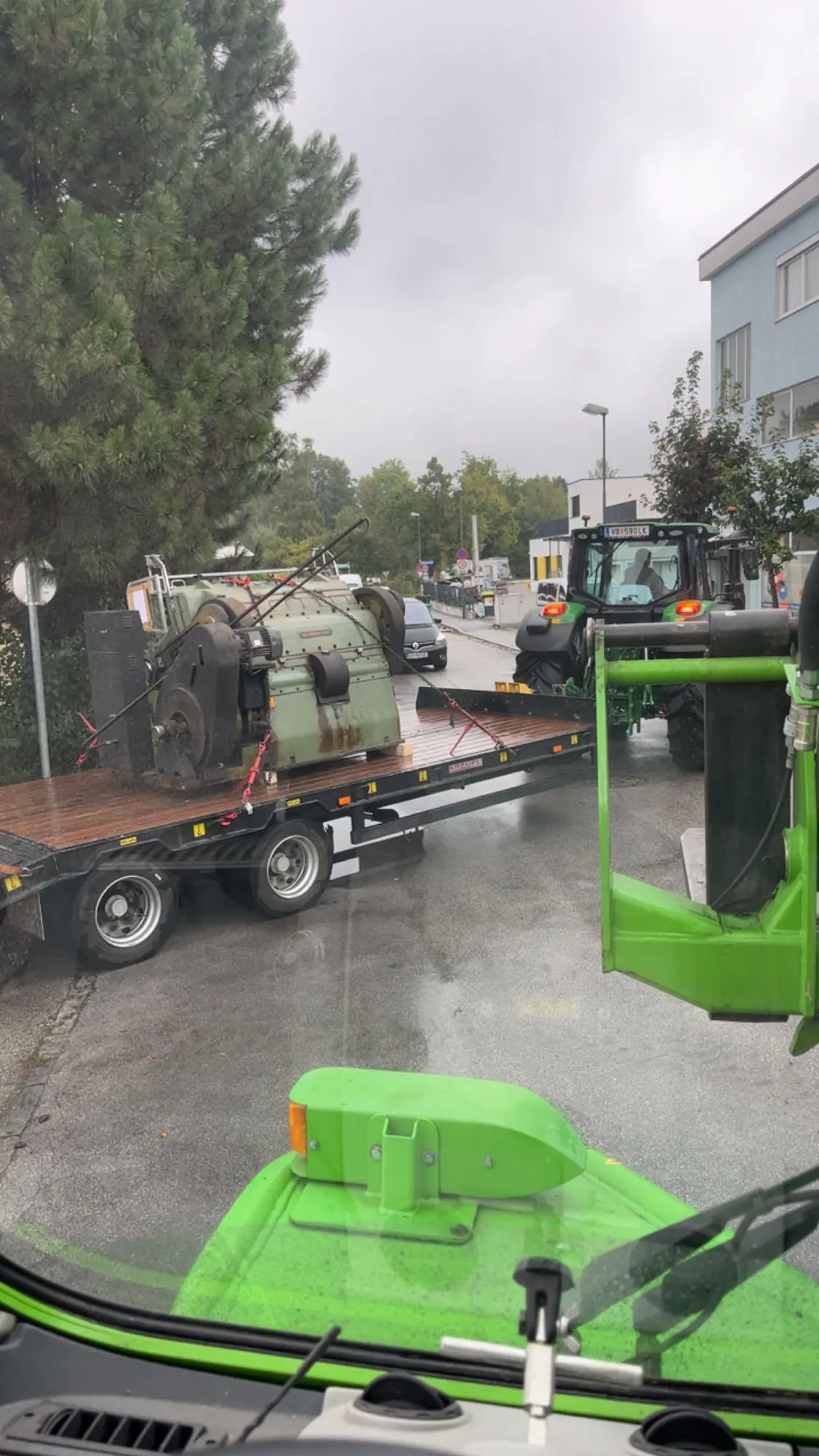 Der-Paar-Baggerungen_Bagger-Hausruck-Transport