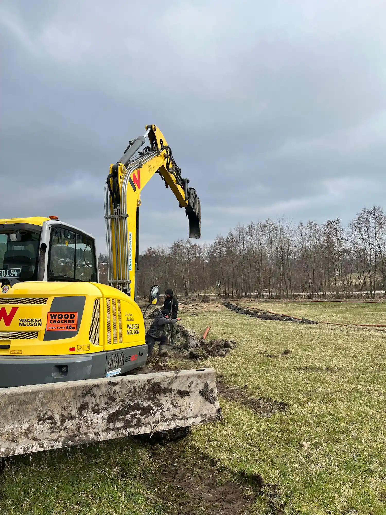 Der Paar - Baggerungen im Hausruckviertel. Bagger bei Graten- und Landschaftsgestaltung
